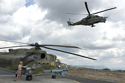 Российский ударный вертолет МИ-24 на аэродроме "Хмеймим" в Сирии