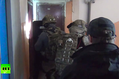 ФСБ показала задержание предполагаемых террористов в Москве