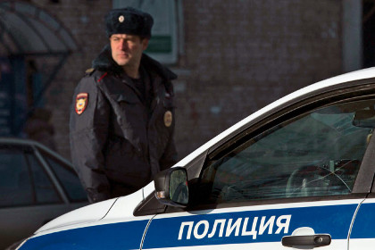 В Хабаровском крае несовершеннолетний с ножом напал на полицейского