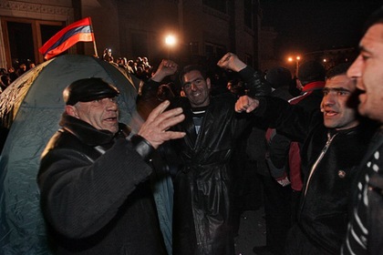 Митинг оппозиции начался в Ереване
