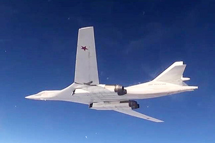 Стратегический бомбардировщик Ту-160 