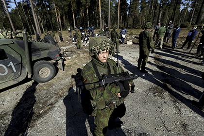 Литовские призывники позавидовали булкам солдат НАТО