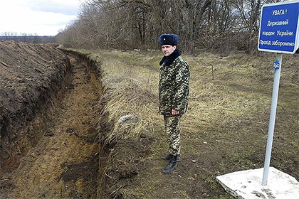 В Черниговской области вырыли 100-километровый ров на границе с Россией