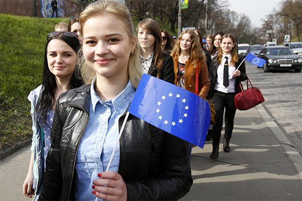 Украинские студенты около посольства Нидерландов в Киеве