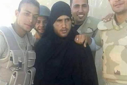 Египетские военные задержали одетого в паранджу боевика ИГ