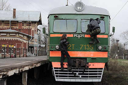 Упавший с поезда в Тверской области зацепер лишился стопы