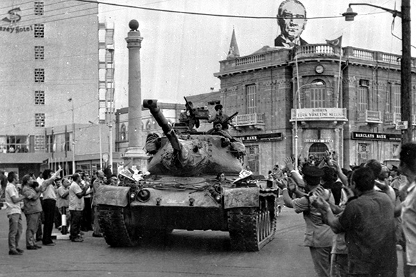 Турецкие танки на Кипре, июль 1974 года
