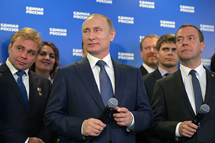 Путин призвал вливать новую кровь в российскую политику