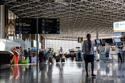 В четырех аэропортах России объявлена тревога