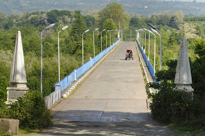 Мост на грузино-абхазской границе