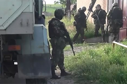На юге Дагестана началась перестрелка с боевиками