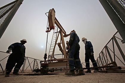 Нефть подорожала на фоне ослабления доллара 