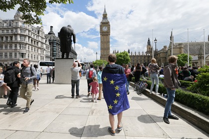 Петиция за новый референдум в Великобритании набрала три миллиона подписей