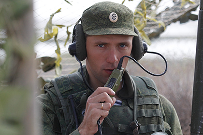 Российский военнослужащий на полигоне в Казахстане