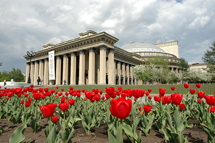 Здание Новосибирского Государственного академического театра оперы и балета