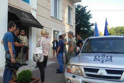 Украинские националисты заблокировали в одесской гостинице политиков из Польши