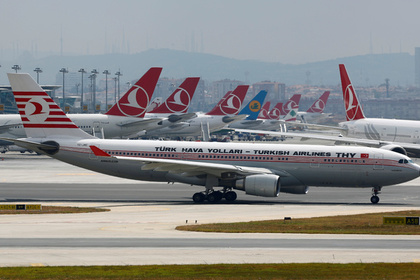 Turkish Airlines отменила около тысячи рейсов