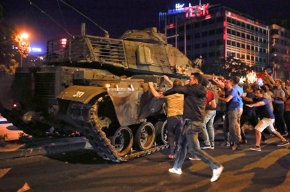 Задержанные в Турции солдаты приняли переворот за учения