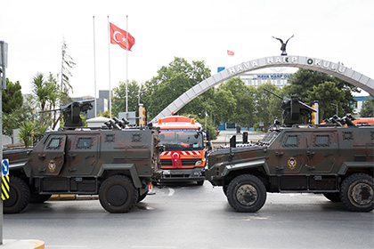 В Турции за причастность к путчу арестовали 99 генералов и адмиралов