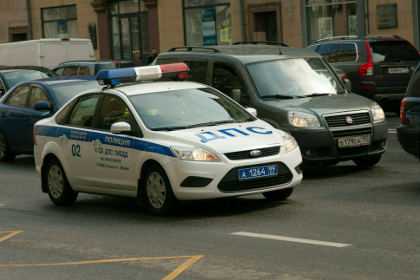 Автобус сбил полицейского в Москве