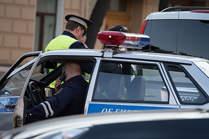Неизвестные на Lexus обстреляли внедорожник на юге Москвы