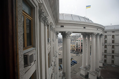МИД Украины возмутился нападением на посольство страны в Москве