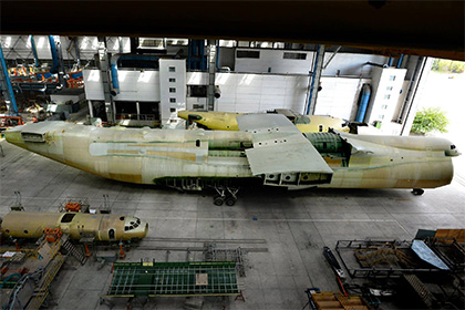 Недостроенный второй самолет Ан-225