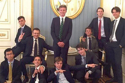 Британские СМИ рассказали о встрече Путина со студентами Итонского колледжа