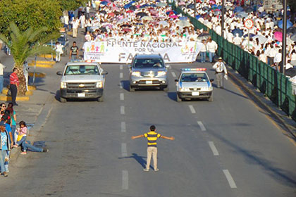 12-летний мексиканец в одиночку попытался остановить толпу гомофобов