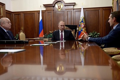Михаил Фрадков, Владимир Путин и Сергей Нарышкин (слева направо)