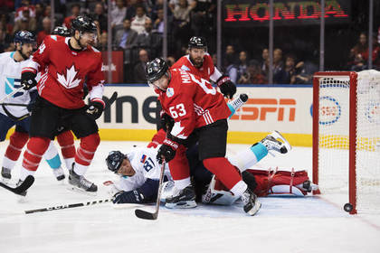 Канада одолела сборную Европы в первом матче финала Кубка мира по хоккею