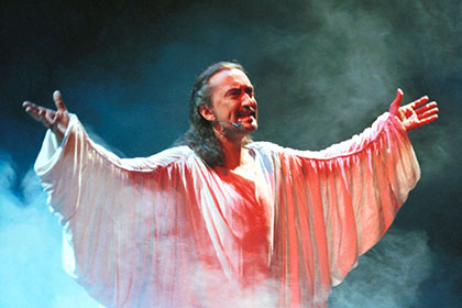 Сцена из спектакля «Иисус Христос — суперзвезда» 