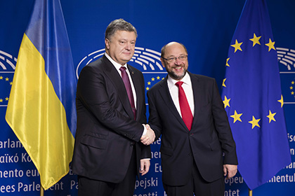 Петр Порошенко (слева) с президентом Европейского парламента Мартином Шульцем 