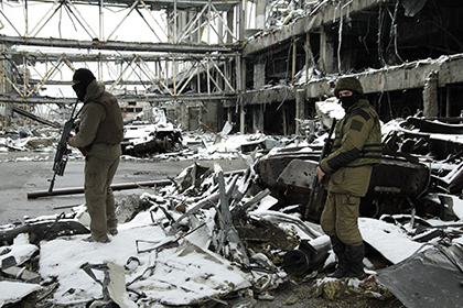 Ополченцы ДНР на территории Донецкого аэропорта, архив