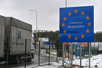 Белоруса отказались пускать в Литву из-за красной звезды на машине