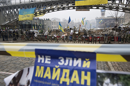 Баррикады на площади Независимости в Киеве, декабрь 2013 года