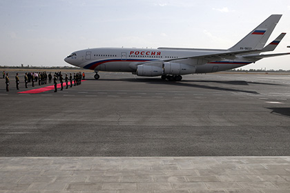 Кремль раскрыл причины ремонта помятого президентского самолета