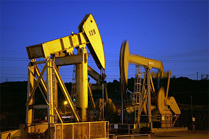 Рост запасов в США понизил цены на нефть