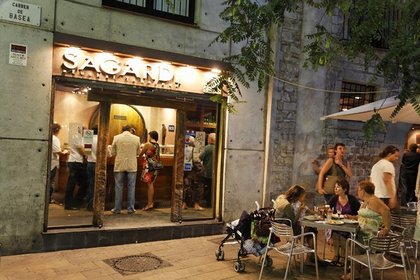 Испанский ресторан объяснил отказ в обслуживании группы русских женщин