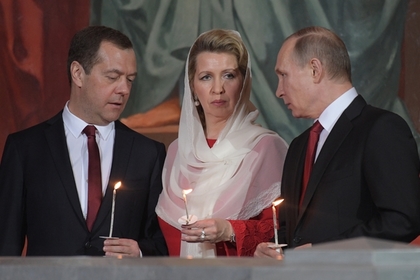 Путин и Медведев прибыли на ночную пасхальную службу в храм Христа Спасителя