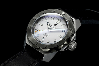 Сингапурский бренд разработал доступные часы для погружения на 500 метров