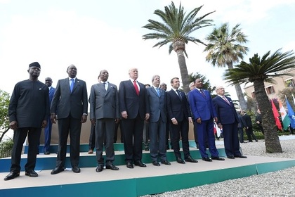 Лидеры стран G7 с главами африканских государств на саммите в Таормине