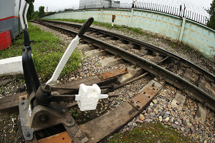 Житель Кузбасса украл железнодорожные шлагбаумы для постройки водопровода