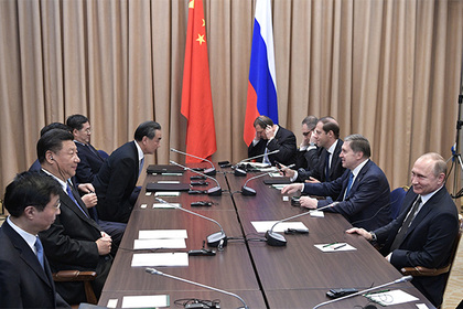 Путин подшутил над опоздавшей китайской делегацией