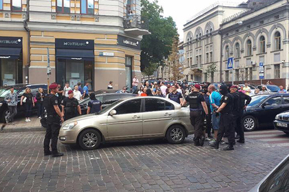 Полиция Киева пресекла попытку закидать посольство Польши коктейлями Молотова