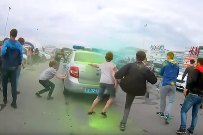 Родителей атаковавших полицейскую машину челябинских подростков оштрафуют