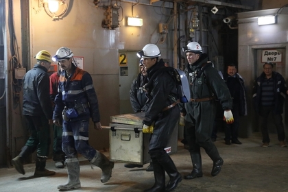 Трутнев пообещал продолжить поиски горняков на аварийном руднике в Якутии