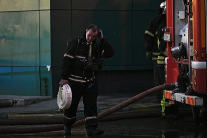 Площадь пожара на севере Москвы достигла 15 тысяч квадратных метров