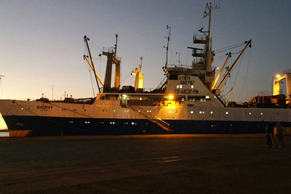 Следователи завели дело о задержках выплат застрявшим в Африке морякам