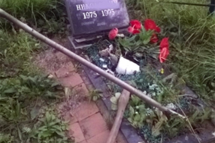 Житель Иваново воткнул осиновый кол в могилу погибшего 20 лет назад обидчика